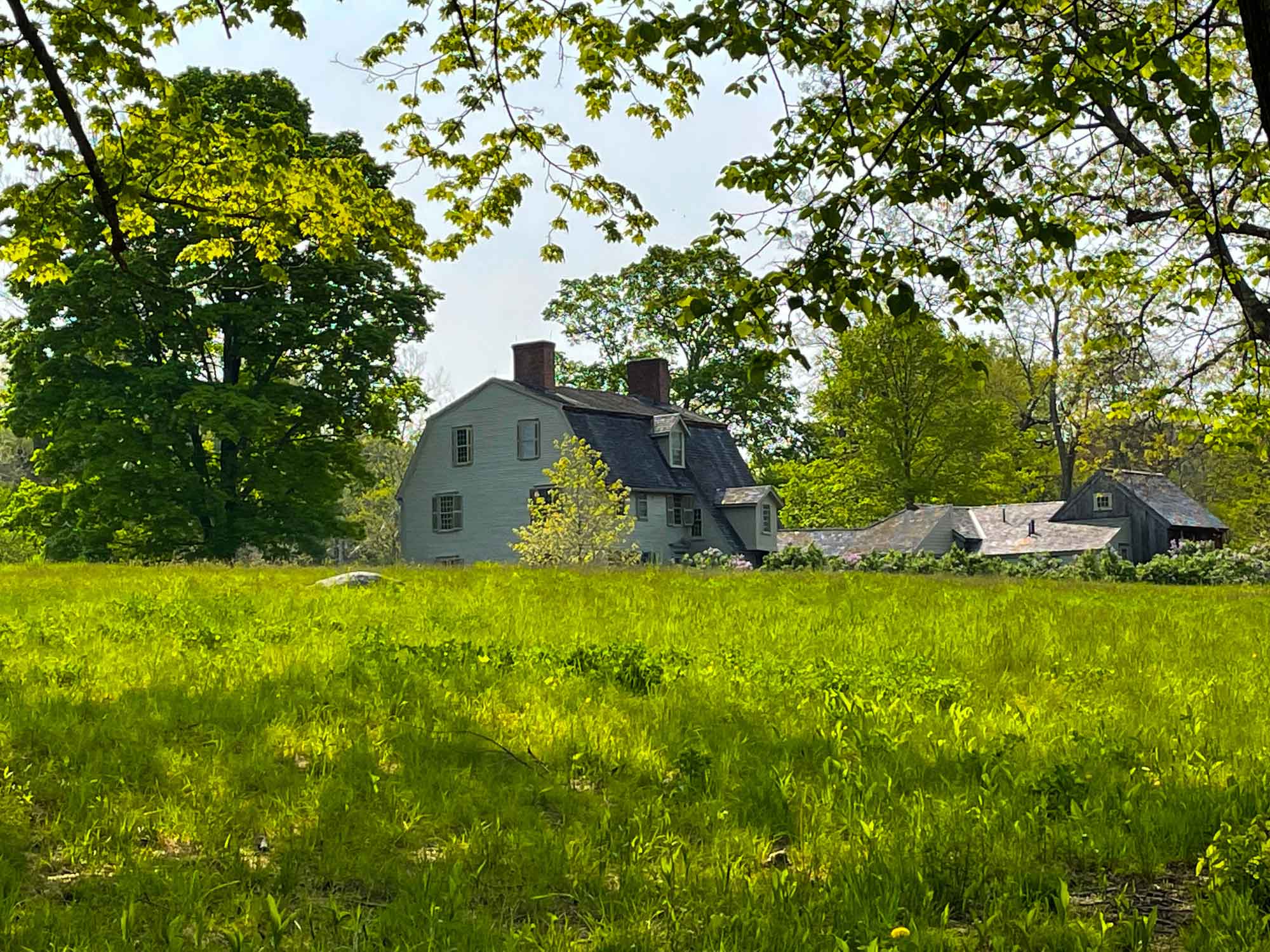 Old-Manse-istock-Eliza.Jay.jpg