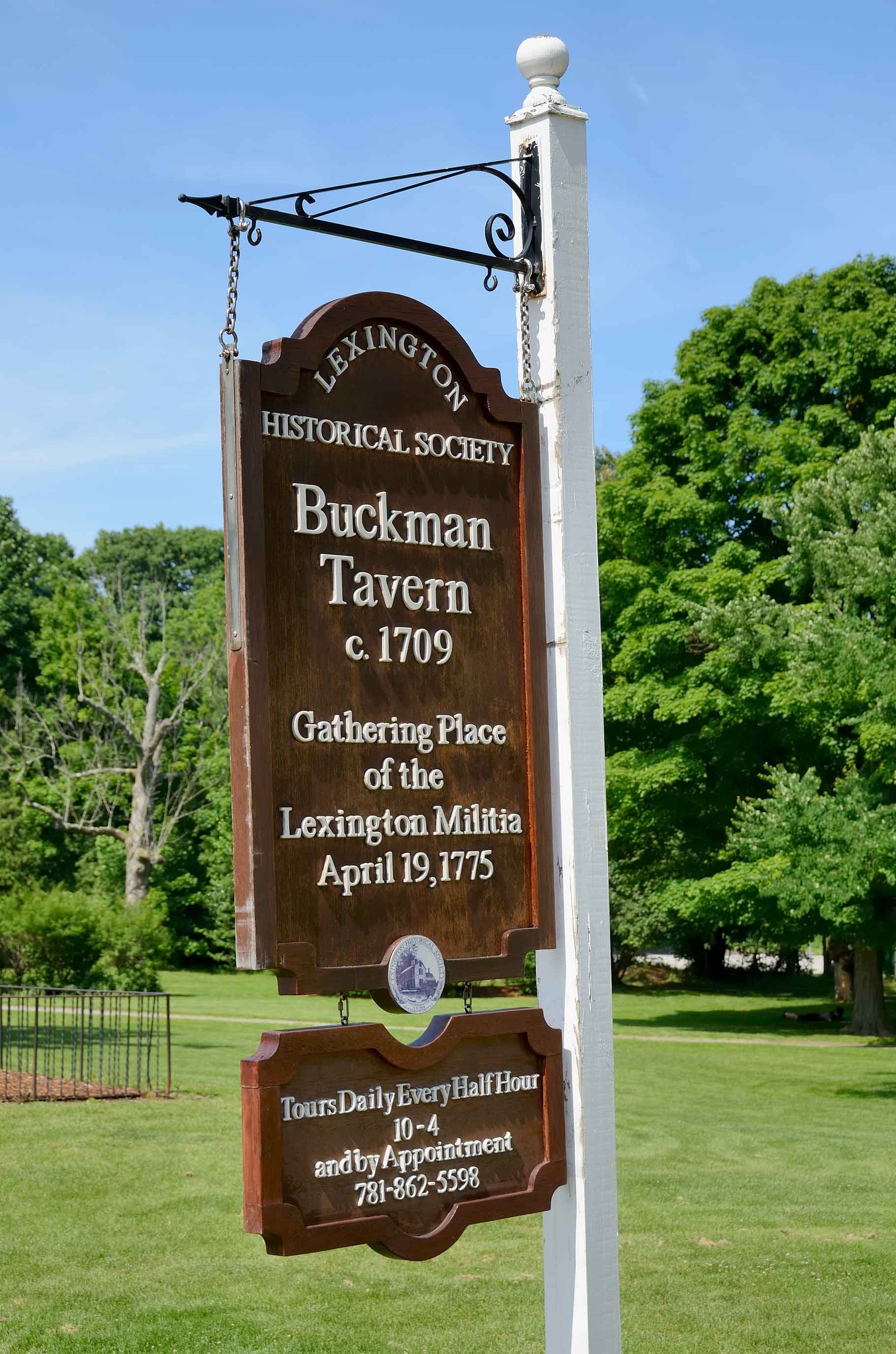 Buckman-Tavern-istock-River-North-Photography.jpg